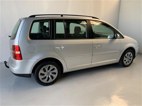 Volkswagen Touran - 1.6-16V FSI Airco Trekhaak Cruise control - 1