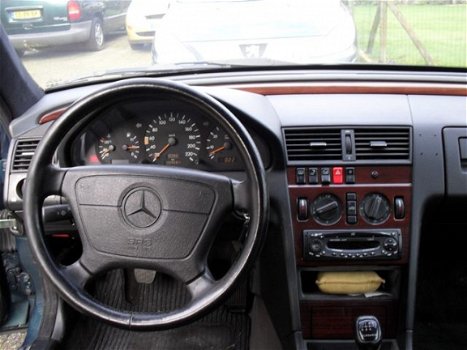 Mercedes-Benz C-klasse - C 250 diesel 5 cyl, airco, face lift - 1