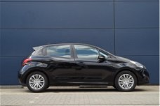 Peugeot 208 - SIGNATURE 1.2 PURETECH 82PK | NAVIGATIE