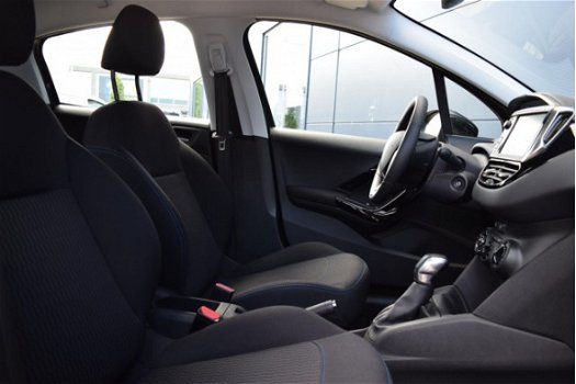 Peugeot 208 - SIGNATURE 1.2 PURETECH 82PK | NAVIGATIE - 1