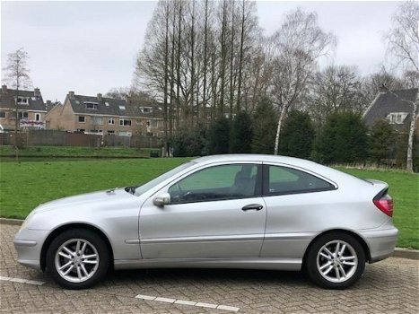 Mercedes-Benz C-klasse Sportcoupé - 180 2001 6-bak airco cruise control NAP - 1