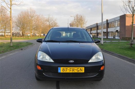 Ford Focus Wagon - 1.4-16V Ambiente 1 JAAR APK INRUILKOOPJE - 1