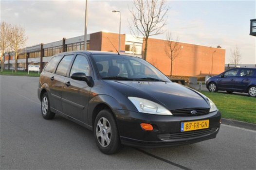 Ford Focus Wagon - 1.4-16V Ambiente 1 JAAR APK INRUILKOOPJE - 1