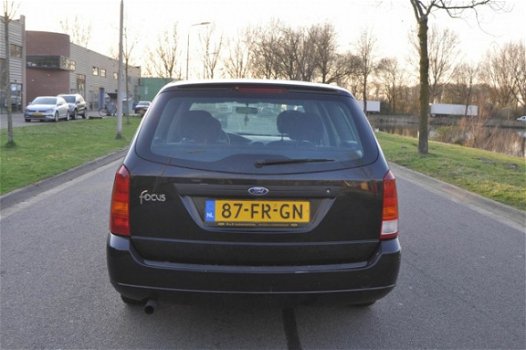 Ford Focus Wagon - 1.4-16V Ambiente 1 JAAR APK INRUILKOOPJE - 1