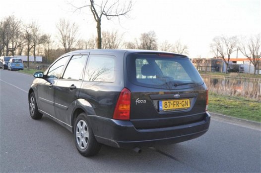 Ford Focus Wagon - 1.4-16V Ambiente 1 JAAR APK INRUILKOOPJE - 1