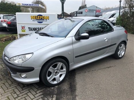 Peugeot 206 CC - 1.6 16V ROLAND GARROS AUT Coupe Pack - 1