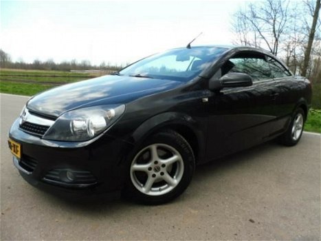 Opel Astra TwinTop - 1.6 Cosmo /LEDER/PDC/140146 NAP/AIRCO/APK/ - 1