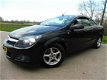 Opel Astra TwinTop - 1.6 Cosmo /LEDER/PDC/140146 NAP/AIRCO/APK/ - 1 - Thumbnail