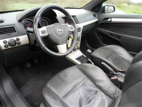 Opel Astra TwinTop - 1.6 Cosmo /LEDER/PDC/140146 NAP/AIRCO/APK/ - 1