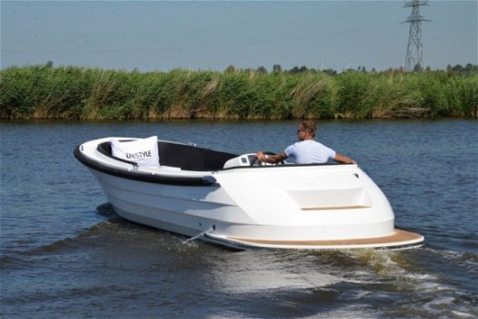 Lifestyle Marine Lifestyle 700 Tender - 3