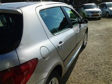 Peugeot 307 - 1.4-16V XT Pack lage km std airco N. A. P