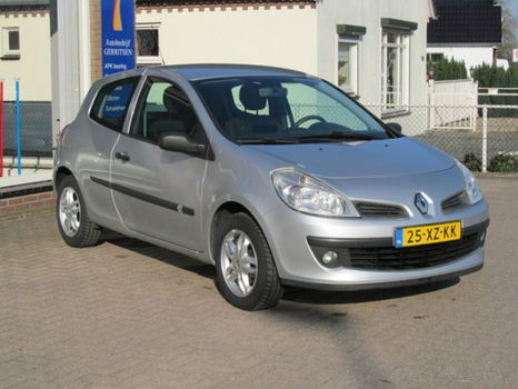 Renault Clio - 1.2-16V Business Line - 1