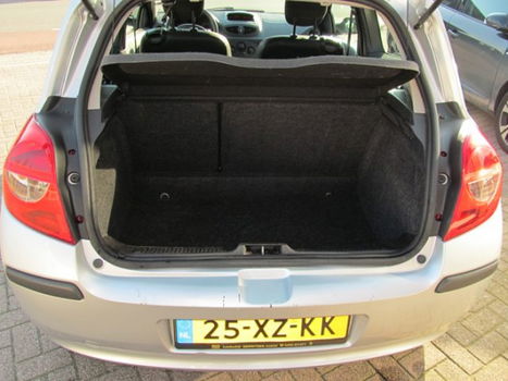 Renault Clio - 1.2-16V Business Line - 1