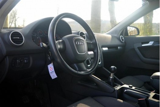 Audi A3 Sportback - 2.0 FSI Ambition Clima Cruise 18 inch Rotor - 1