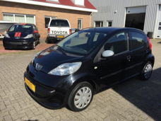 Peugeot 107 - 1.0-12V XR /Airco