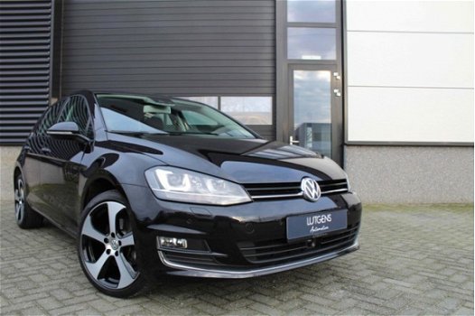 Volkswagen Golf - 1.4 TSI Highline Panoramadak Navigatiesysteem ACC Camera - 1