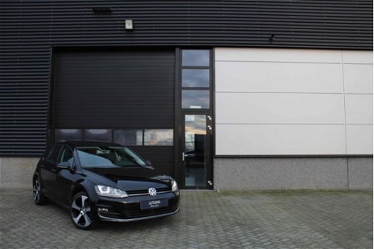 Volkswagen Golf - 1.4 TSI Highline Panoramadak Navigatiesysteem ACC Camera - 1