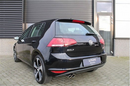 Volkswagen Golf - 1.4 TSI Highline Panoramadak Navigatiesysteem ACC Camera - 1