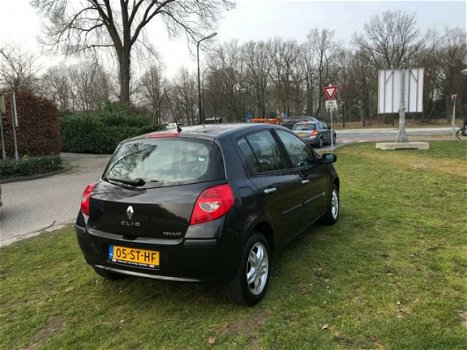 Renault Clio - 1.4 16V BJ 2006+Airco+5DRS+NAP - 1