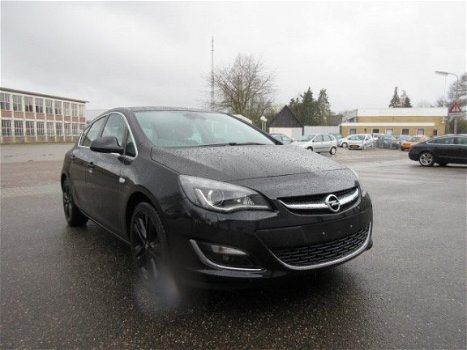 Opel Astra - 1.4 Turbo Sport + - 1