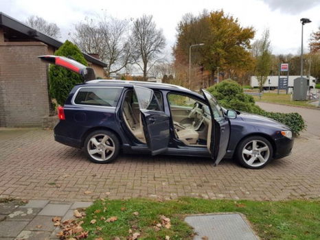 Volvo V70 - 2.0 SUMMUM, LEREN BEKL., STOELVERW. NAVI - 1