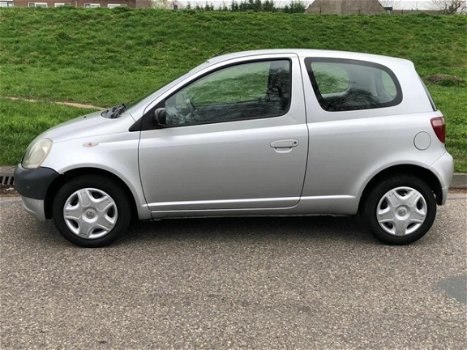 Toyota Yaris - 1.3-16V VVT-i Luna van 2e eigenaar, APK 15-06-2020 - 1