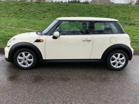 Mini Mini One - 1.6 i BJ 2013 APK 31-05-2021 extra Winterbanden op LM velgen - 1