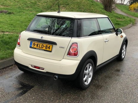 Mini Mini One - 1.6 i BJ 2013 APK 31-05-2021 extra Winterbanden op LM velgen - 1