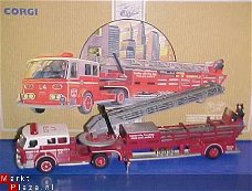 CORGI AMERICAN LAFRANCE CENTERVILLE FIRE DEPT. # 97321