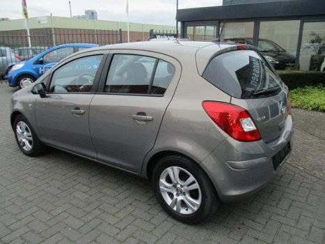 Opel Corsa - 1.2-16V Cosmo Navigatie Cruiscontrol - 1