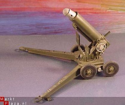 VINTAGE MILITARY SOLIDO HOWITZER # 206-250/0 - 3
