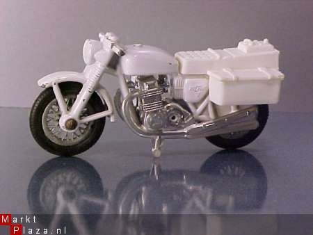 MATCHBOX HONDA 750 POLICE # 33 - 1