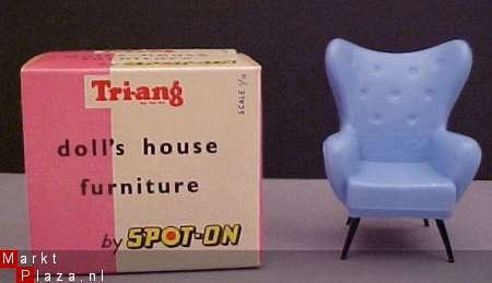 TRI-ANG SPOT-ON WING CHAIR # 1004 **POPPENHUIS** - 1