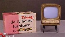 TRI-ANG SPOT-ON BUSH TV SET & TABLE # 1006 **POPPENHUIS**