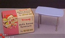 TRI-ANG SPOT-ON KITCHEN TABLE # 1013 **POPPENHUIS**