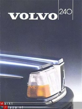 1983 VOLVO 240 SERIE BROCHURE - 1