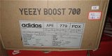 Adidas Yeezy Boost - 2 - Thumbnail