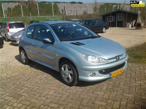 Peugeot 206 - 1.4-16V Air-line 3 206 1.4 16v 3.drs zeer lux.s km 88000 - 1