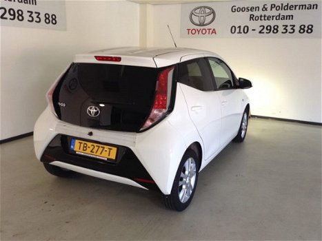 Toyota Aygo - 1.0 5D x-joy, navi, climate, NL auto - 1