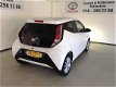 Toyota Aygo - 1.0 5D x-joy, navi, climate, NL auto - 1 - Thumbnail