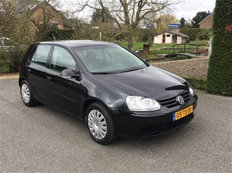 Volkswagen Golf - 1.6 FSI Trendl. Bns - 1