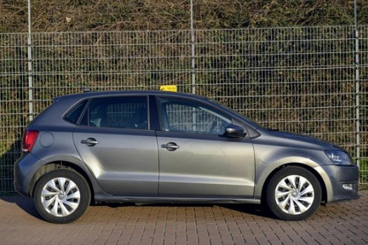 Volkswagen Polo - 1.6 TDI Highline DSG|PDC|CLIMA - 1