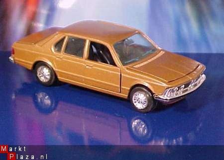 GAMA BMW 733i # 1115 - 1