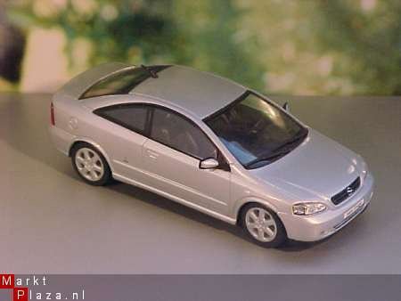 MINICHAMPS OPEL ASTRA COUPE - 1