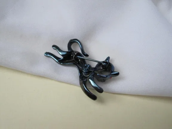 Broche poes/kat iriserend emaille en rode ogen 4.1x3.2 cm - Afbeelding 3