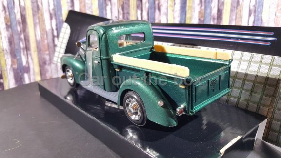 1940 Ford pickup groen 1:24 Motormax - 3