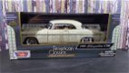 1955 Chrysler C300 creme 1:24 Motormax - 4 - Thumbnail
