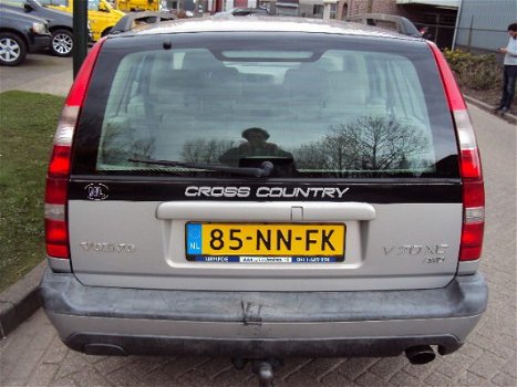 Volvo V70 Cross Country - Benzine 2.5 10V 140PK, 7-zitter, nw distr - 1