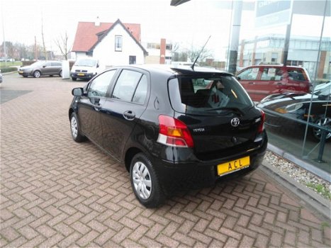 Toyota Yaris - 1.0 VVTi Acces 5 Deurs - 1