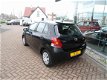 Toyota Yaris - 1.0 VVTi Acces 5 Deurs - 1 - Thumbnail